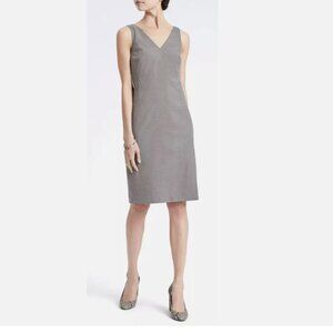 Banana Republic size 0 gray v-neck sheath